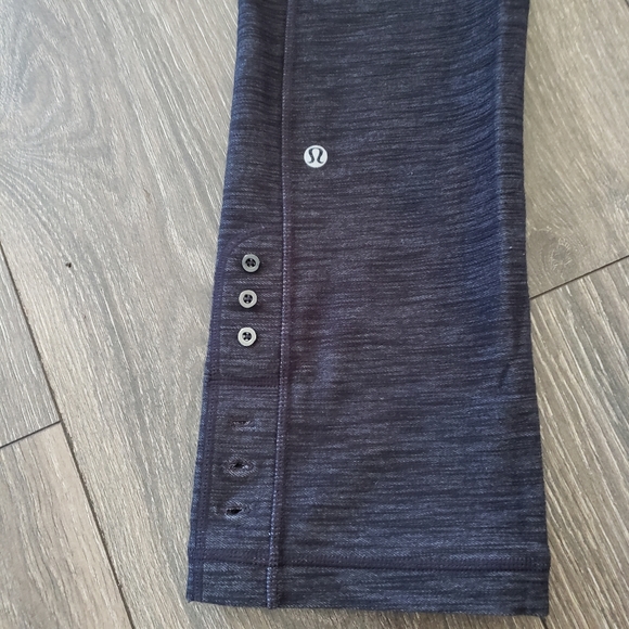 LULULEMON black and grey leggings Capri pants women's size 6 - Picture 5 of 9